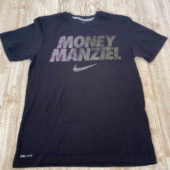 Men's nike bundle tshirt bundle, size small and medium graphic t-shirts - Picture 5 of 8